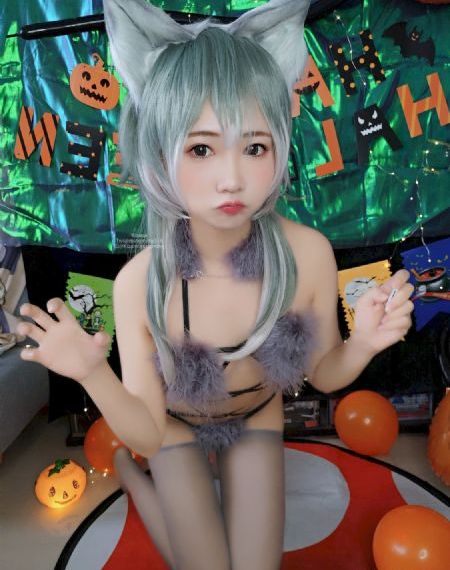 女员工的付出中字_HD在线观看